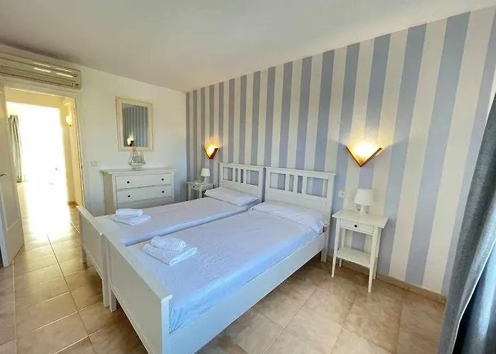 Pregonda - Con Piscina Y Junto A Playa דירה *